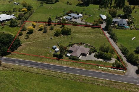 Photo of property in 215 Racecourse Road, Waipawa, Otane, 4277