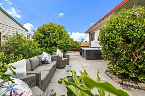 Photo of property in 4 Channel View Road, Clarks Beach, Pukekohe, 2679