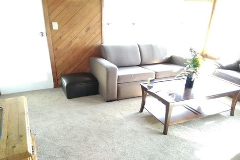 Photo of property in 492 Blockhouse Bay Road, Blockhouse Bay, Auckland, 0600