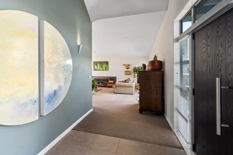 Photo of property in 2 Seagers Close, Kinloch, Taupo, 3377