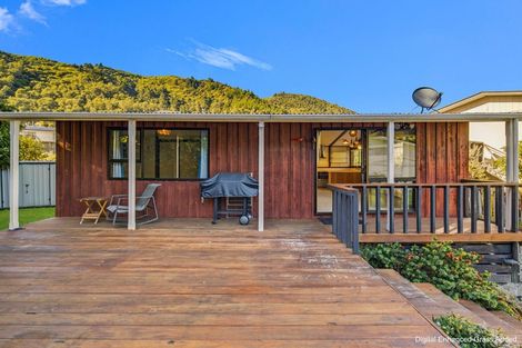 Photo of property in 15a Hampden Street, Picton, 7220