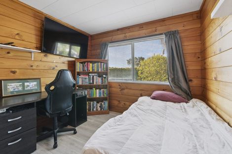 Photo of property in 5 Kaipara Crescent, Helensville, 0800