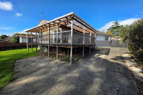 Photo of property in 37 Larissa Avenue, Henderson, Auckland, 0610