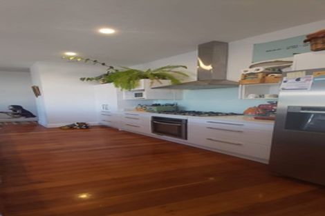 Photo of property in 9 Birkley Road, Bayswater, Auckland, 0622