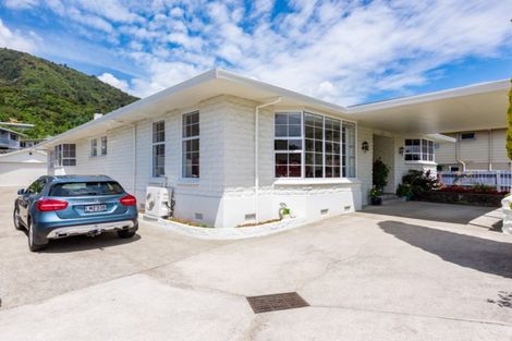 Photo of property in 40-42 Waikawa Road, Picton, 7220