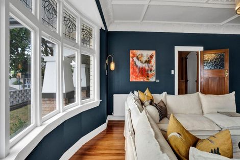 Photo of property in 19 Baring Terrace, Strandon, New Plymouth, 4312