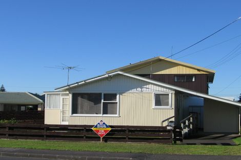 Photo of property in 1/137 Centreway Road, Orewa, 0931