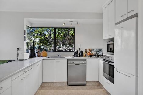 Photo of property in 217 Carrington Street, Vogeltown, New Plymouth, 4310
