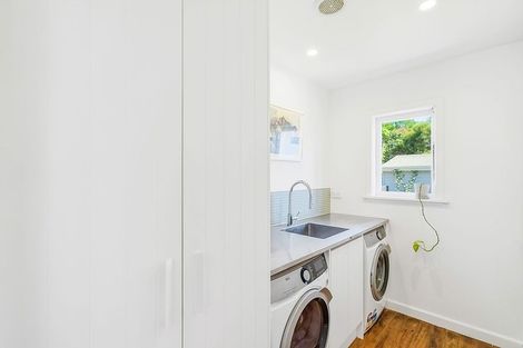 Photo of property in 35 Avondale Road, Avondale, Auckland, 1026