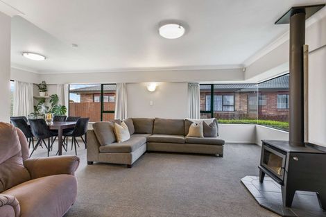 Photo of property in 9 Brookesmith Drive, Waiuku, 2123