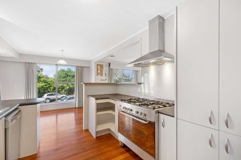 Photo of property in 9 Cockayne Crescent, Sunnynook, Auckland, 0620