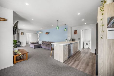 Photo of property in 8 Pennycook Place, Lake Hawea, Wanaka, 9382