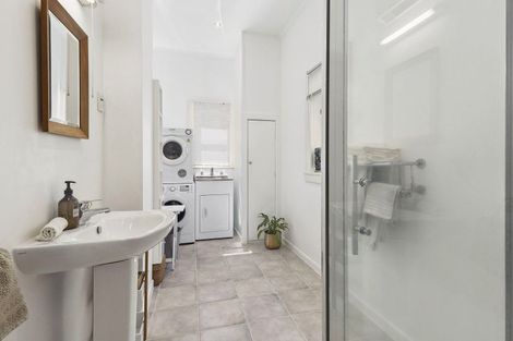 Photo of property in 48 Jackson Street, Island Bay, Wellington, 6023