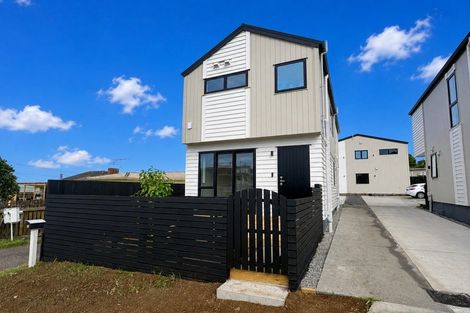 Photo of property in 2/5 Richard Road, Mangere, Auckland, 2022