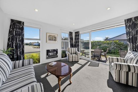 Photo of property in 42 Brockelbank Drive, Kaiapoi, 7630