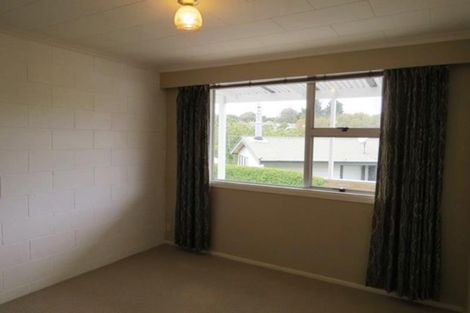 Photo of property in 1 Fairview Place, Westown, New Plymouth, 4310