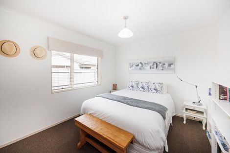 Photo of property in 30 Daniel Place, Kelvin Grove, Palmerston North, 4414