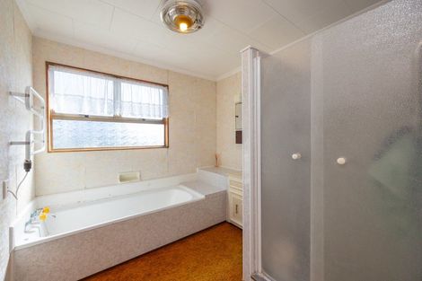 Photo of property in 1 Hartley Street, Foxton Beach, Foxton, 4815
