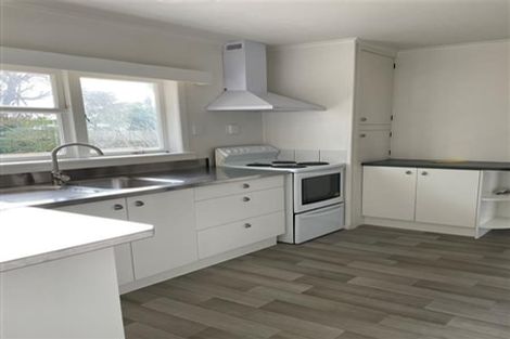 Photo of property in 64 Sherwood Avenue, Te Atatu South, Auckland, 0610