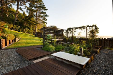 Photo of property in 8 Ngarimu Heights Row, Ngarimu Bay, Thames, 3575