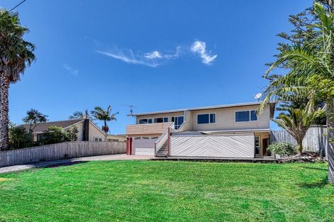 Photo of property in 46 Farquhar Road, Glendene, Auckland, 0602