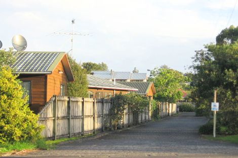 Photo of property in 10/390 West Coast Road, Glen Eden, Auckland, 0602