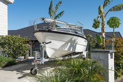 Photo of property in 27 Kayelene Place, Omokoroa, 3114