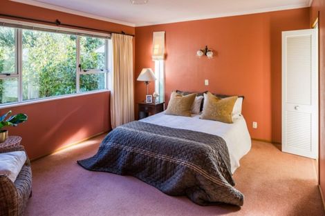 Photo of property in 103 Kahu Road, Paremata, Porirua, 5024