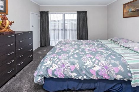 Photo of property in 3 Clendon Place, Manurewa, Auckland, 2102