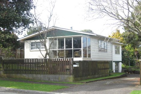 Photo of property in 2 Airedale Place, Waitara, 4320