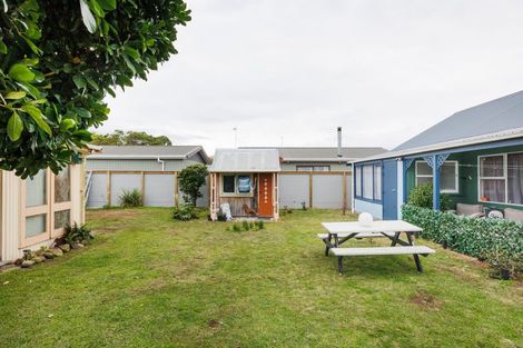 Photo of property in 63 Himatangi Street, Himatangi Beach, Foxton, 4891