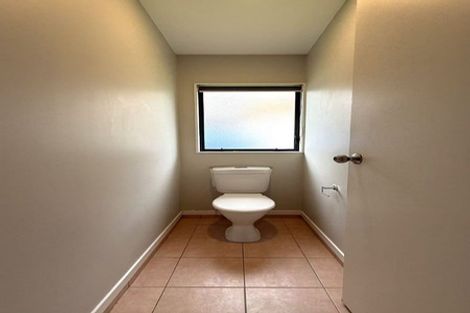 Photo of property in 11 Van Dyke Place, West Harbour, Auckland, 0618