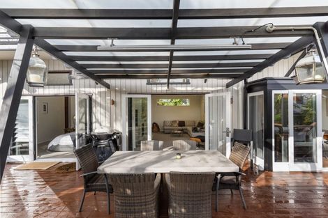 Photo of property in 2/7 Sentinel Road, Herne Bay, Auckland, 1011