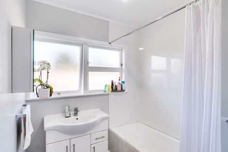 Photo of property in 2 Alexander Avenue, Onekawa, Napier, 4110