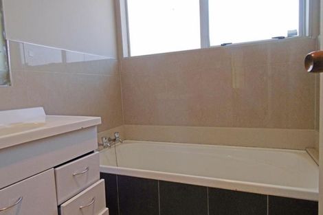 Photo of property in 1/6 Myna Place, Weymouth, Auckland, 2103