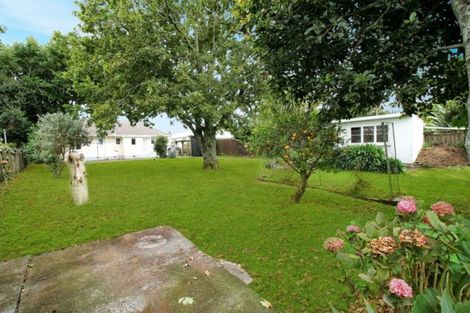 Photo of property in 34 Tarahua Road, Vogeltown, New Plymouth, 4310