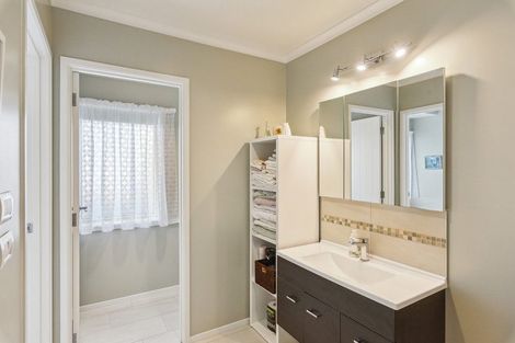 Photo of property in 36 Pharazyn Avenue, Waikanae Beach, Waikanae, 5036