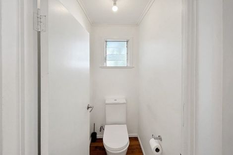 Photo of property in 832 Whangaparaoa Road, Manly, Whangaparaoa, 0930