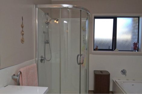 Photo of property in 43 Bowen Street, Levin, 5510