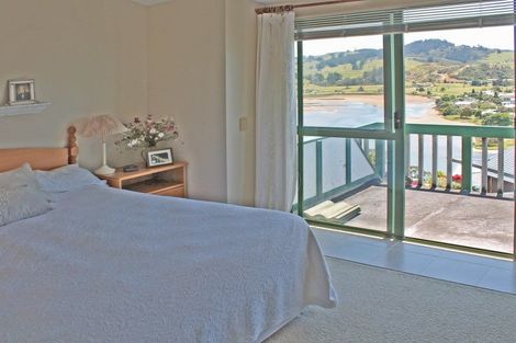 Photo of property in 25 Ridge Road, Tairua, 3508