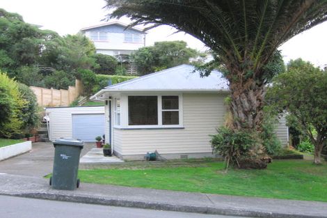 Photo of property in 45 Catherine Crescent, Paparangi, Wellington, 6037