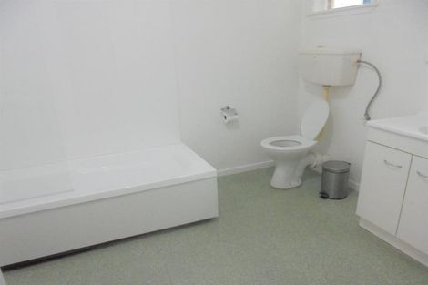 Photo of property in 2/11 Moa Road, Point Chevalier, Auckland, 1022