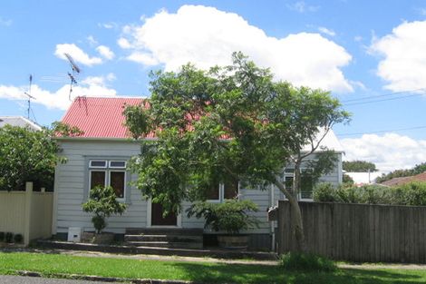 Photo of property in 43 Hill Street, Onehunga, Auckland, 1061