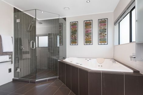 Photo of property in 12 Mark Edward Drive, Half Moon Bay, Auckland, 2012