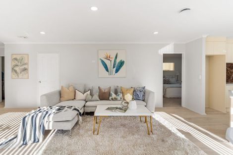 Photo of property in 3/8 Saints Court, Manurewa, Auckland, 2102