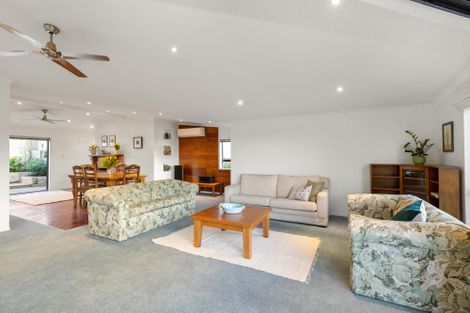 Photo of property in 4 Bay View Road, Raglan, 3225