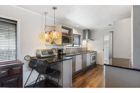 Photo of property in 2/6 Kimdale Place, Totara Heights, Auckland, 2105