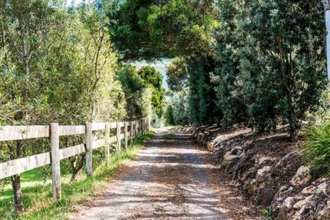 Photo of property in 1 Margaret Reeve Lane, Waiheke Island, 1971