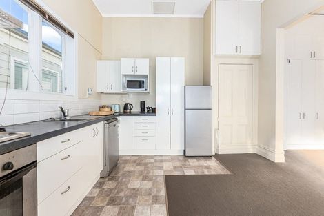Photo of property in 15 Porritt Avenue, Mount Victoria, Wellington, 6011