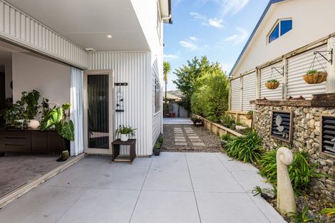 Photo of property in 61 Quadrant Heights, Paraparaumu, 5032